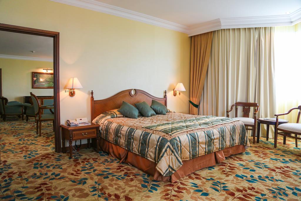 Mulia Hotel Μπαντάρ Σερί Μπεγκαβάν Εξωτερικό φωτογραφία