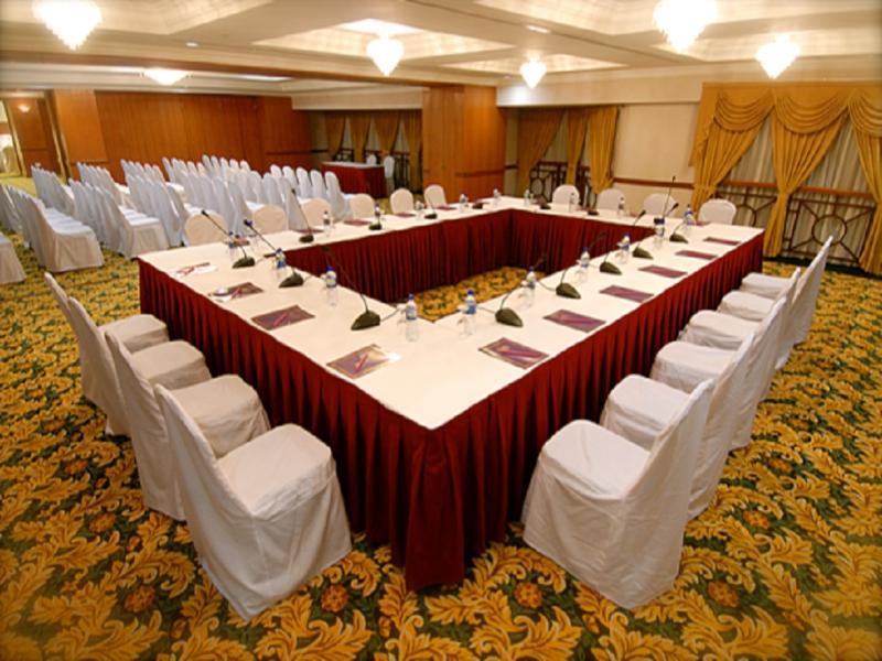 Mulia Hotel Μπαντάρ Σερί Μπεγκαβάν Εξωτερικό φωτογραφία