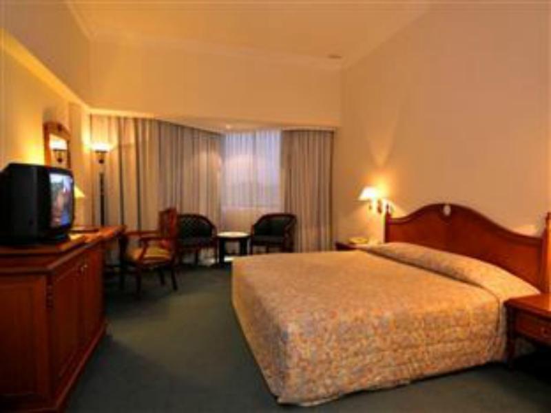 Mulia Hotel Μπαντάρ Σερί Μπεγκαβάν Εξωτερικό φωτογραφία