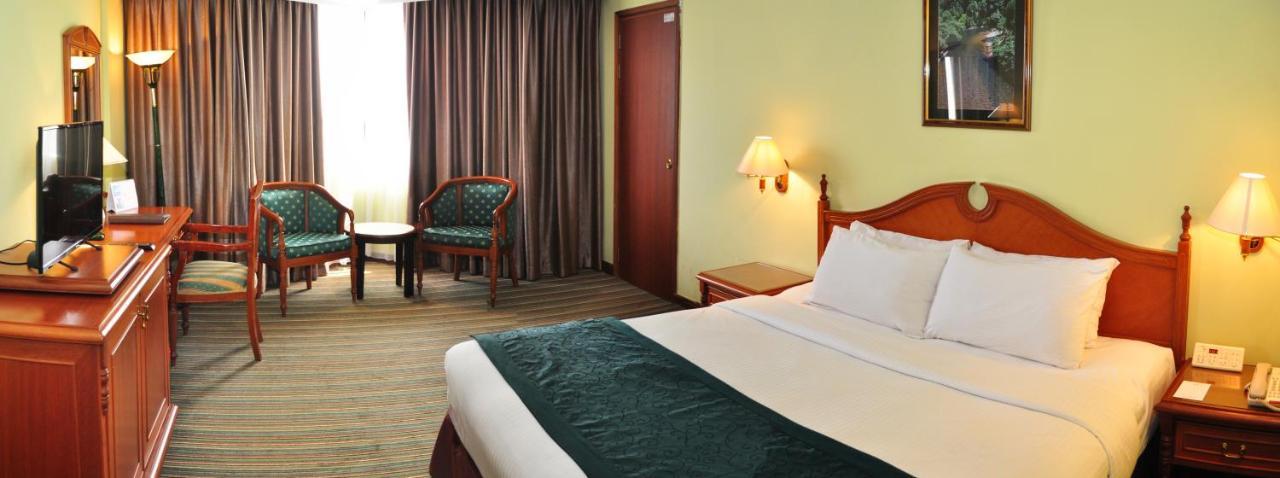 Mulia Hotel Μπαντάρ Σερί Μπεγκαβάν Εξωτερικό φωτογραφία